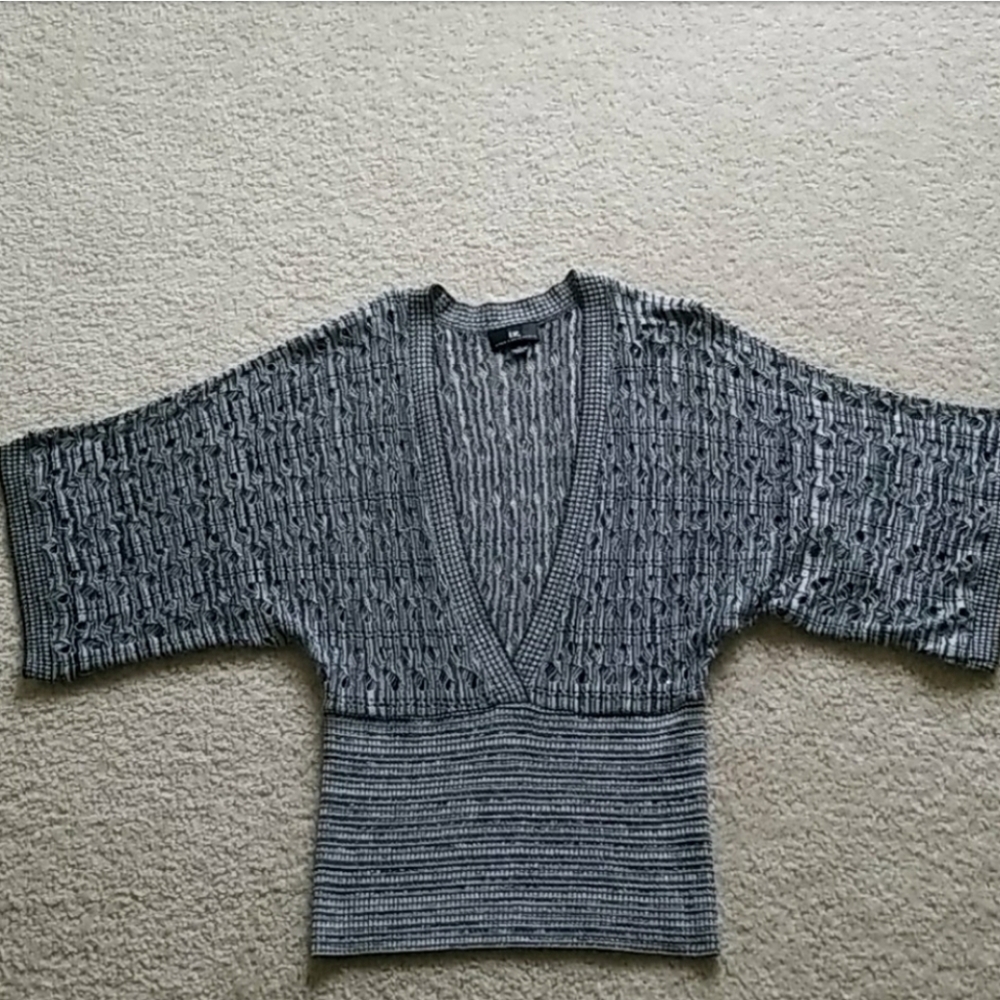 A Cute Gray & Black Deep V Sweater - Picture 6 of 9